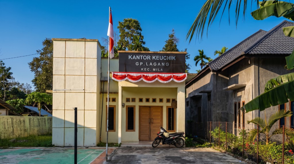 Kantor Keuchik Gampong Lagang merupakan pusat penyelenggaraan pemerintahan & pelayanan administrasi